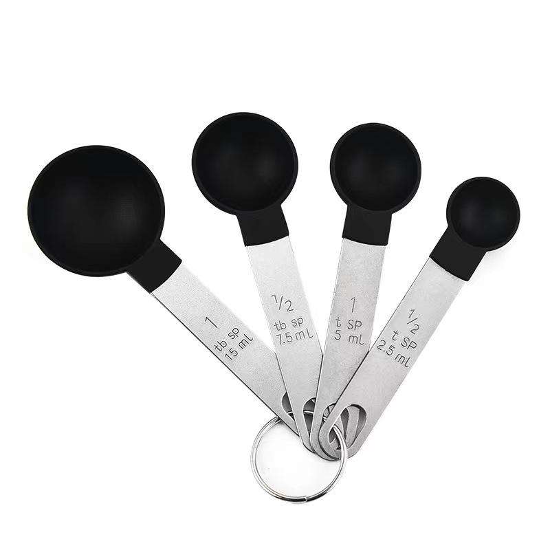 black-measuring-spoons