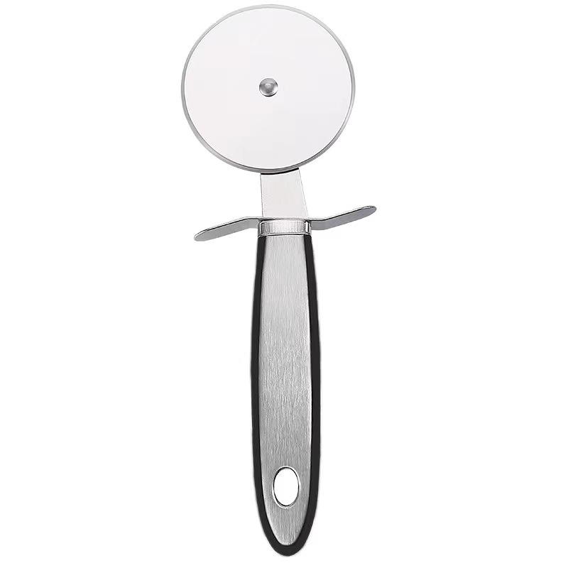metal-handle-pizza-cutter