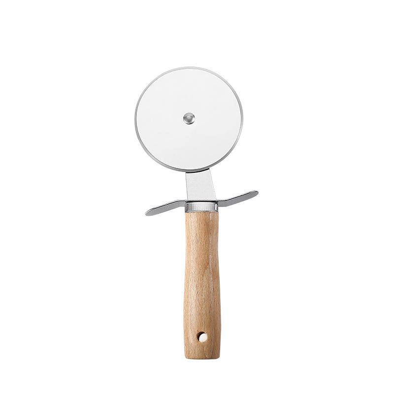 wooden-handle-pizza-cutter