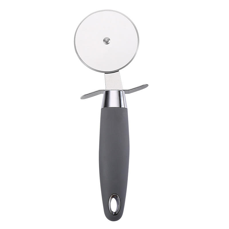 rubber-handle-pizza-cutter